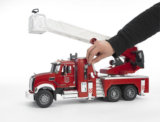 Bruder 02821 Mack Truck Granite Fire Engine W/ladder & Pump ##